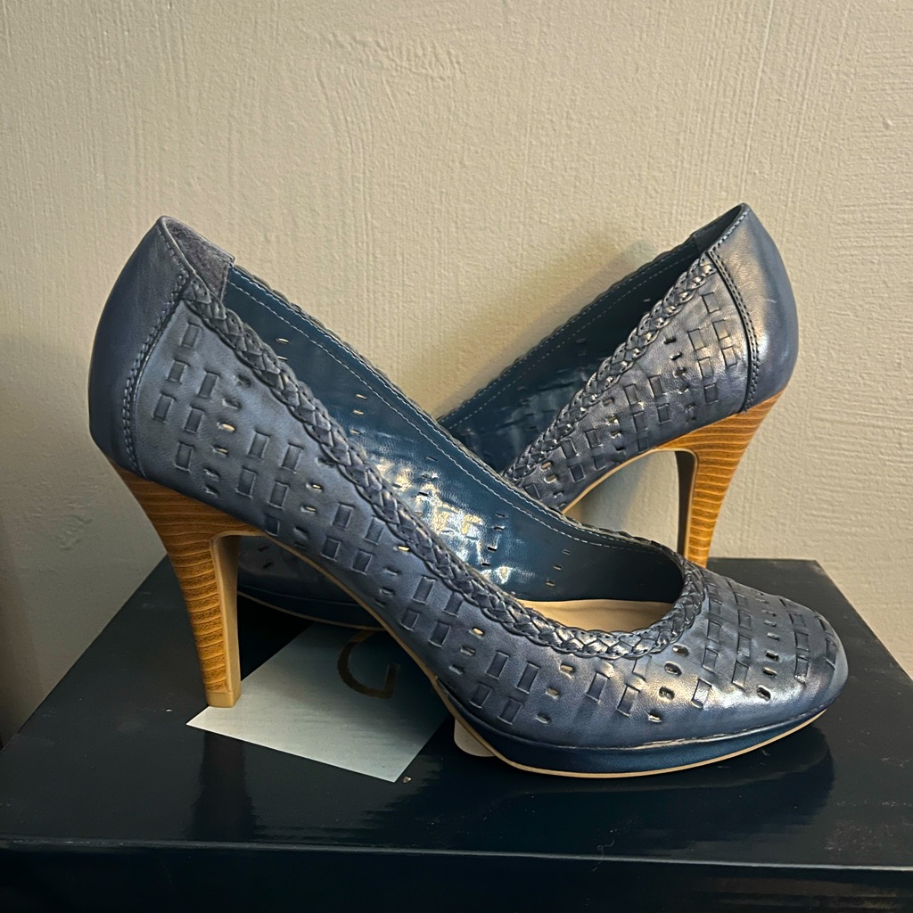 New Andrew Geller Shoes